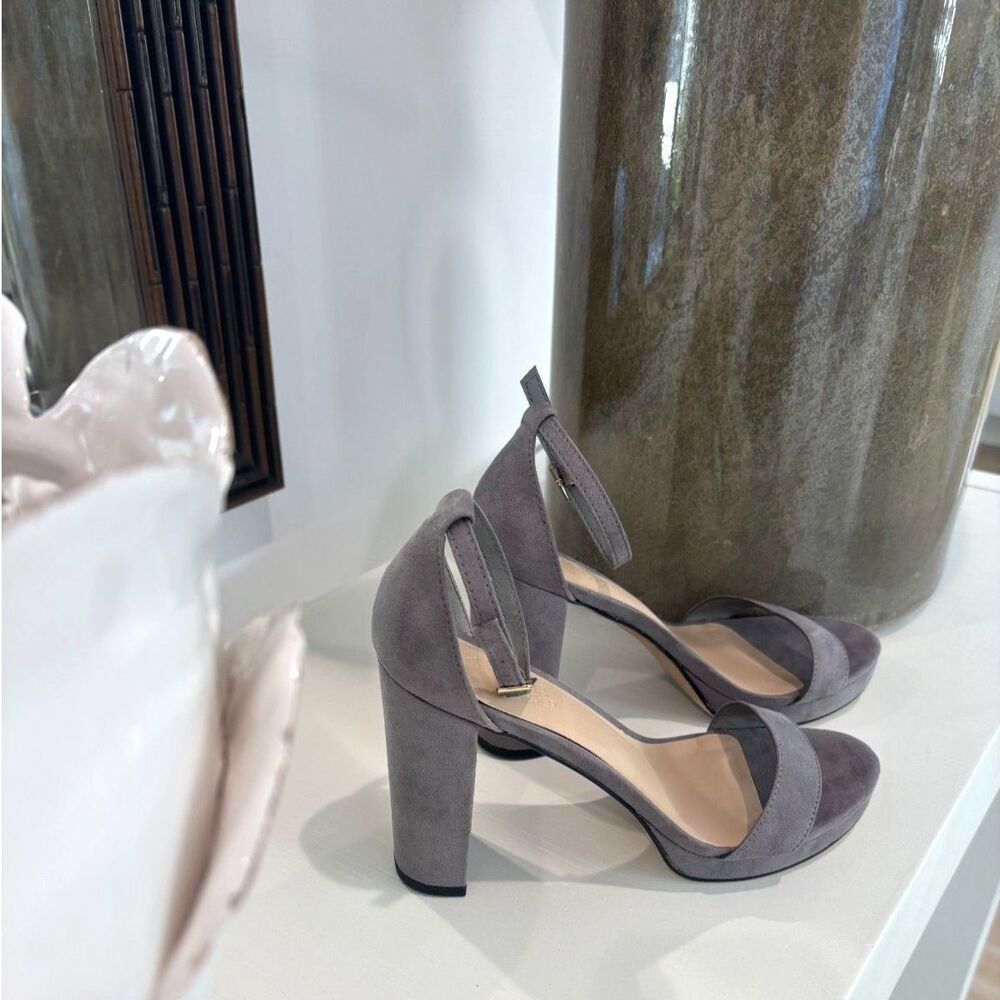 PARIS-02G Charlotte Russe Grey Faux Suede Platform Heeled Sandals Size 7 - Picture 3 of 10